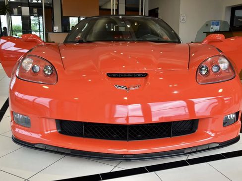 Used 2012 Chevrolet Corvette Grand Sport w/ 4LT Preferred Equipment Group RWD image 2