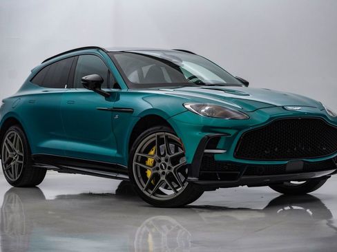 Used 2026 Aston Martin DBX S AWD/4WD image 1