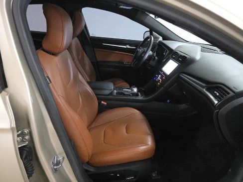 Used 2019 Ford Fusion Titanium FWD image 8