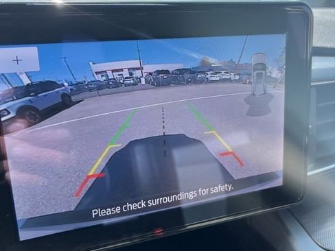 Used 2022 Ford Explorer XLT w/ Equipment Group 202A AWD/4WD image 19