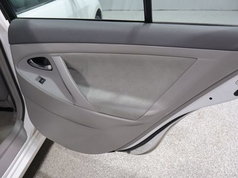 Used 2011 Toyota Camry LE w/ Fleet Convenience Pkg FWD image 20