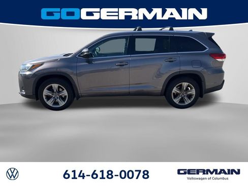 Used 2017 Toyota Highlander Limited AWD/4WD image 3