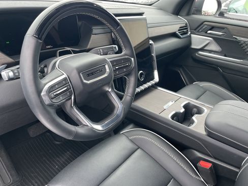 Certified 2025 GMC Acadia Denali w/ Super Cruise Package image 9