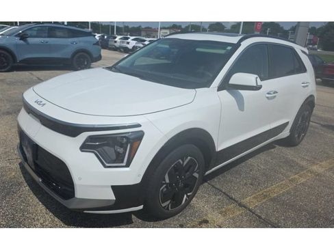 Used 2024 Kia Niro Wave w/ Wave Preserve Package FWD image 1