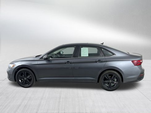 Certified 2023 Volkswagen Jetta SE image 4