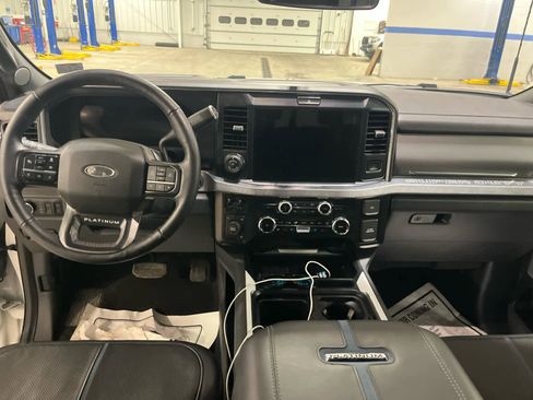 Used 2025 Ford F250 Platinum image 18