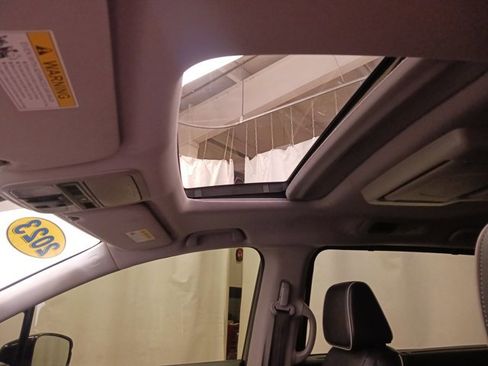 Used 2023 Honda Odyssey Elite image 23