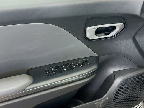 Used 2025 Kia K4 LXS image 15