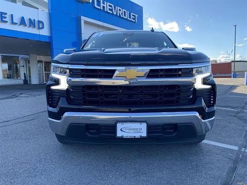 Used 2023 Chevrolet Silverado 1500 LT AWD/4WD image 25