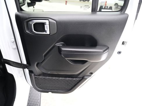 Used 2021 Jeep Wrangler Unlimited Sport image 40