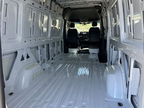New 2026 Mercedes-Benz Sprinter 2500 image 18