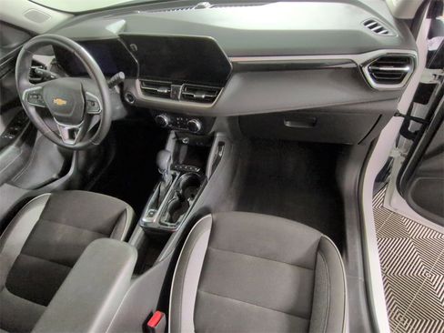 Used 2024 Chevrolet TrailBlazer LT w/ LT Cold Weather Package image 26