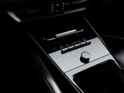 Certified 2026 Porsche Cayenne Coupe AWD/4WD image 25