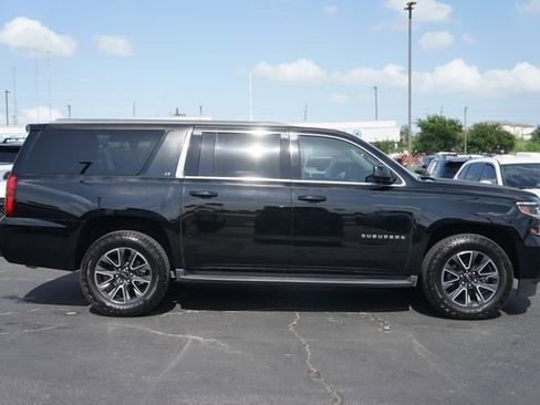 Used 2018 Chevrolet Suburban LT RWD image 5