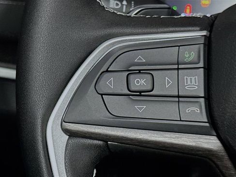 New 2025 Jeep Grand Cherokee L Limited w/ Luxury Tech Group II image 28