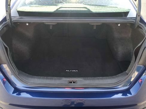 Used 2024 Nissan Altima 2.5 SR FWD image 24