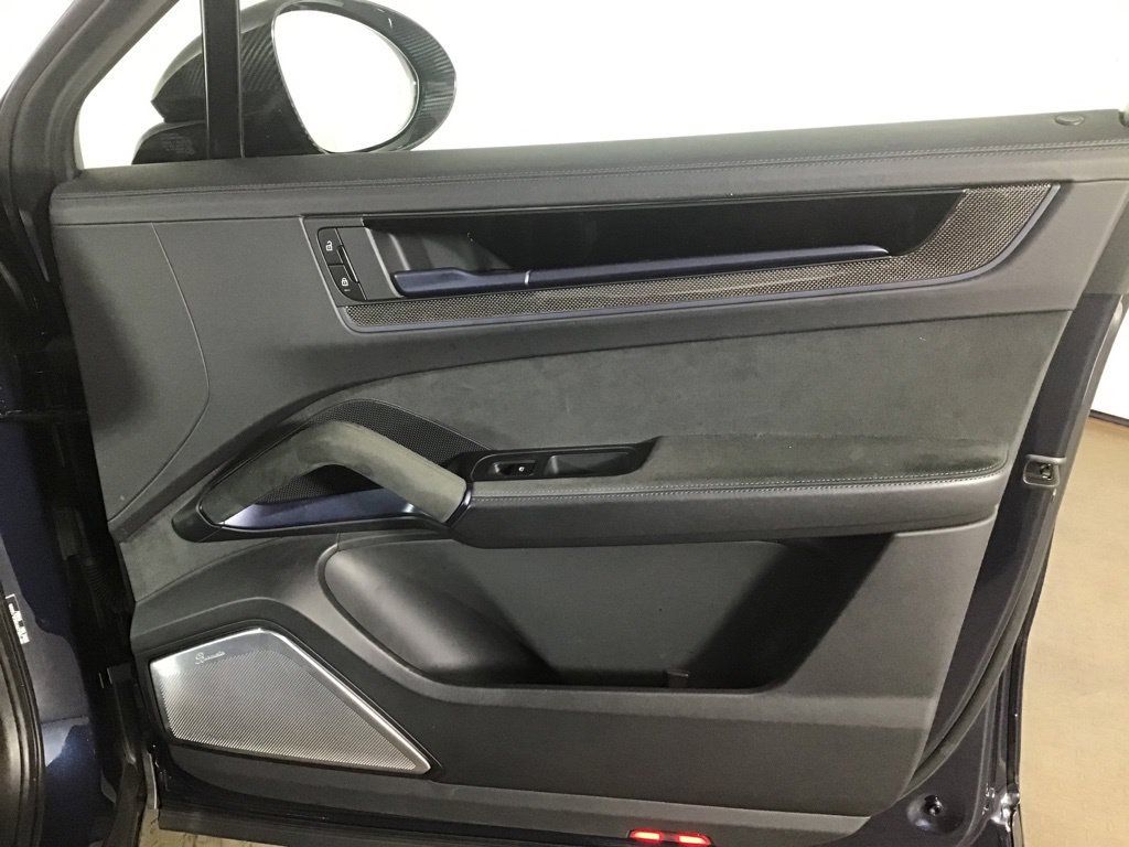 Certified 2024 Porsche Cayenne Turbo GT AWD/4WD image 20