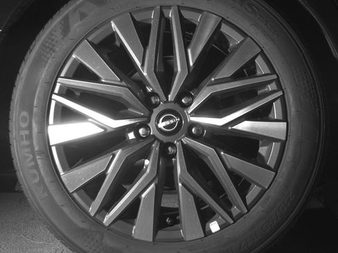 Used 2025 Nissan Altima 2.5 SV image 12