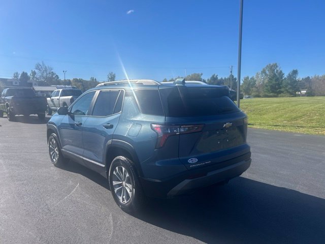 Used 2025 Chevrolet Equinox LT w/ Convenience Package II AWD/4WD image 4