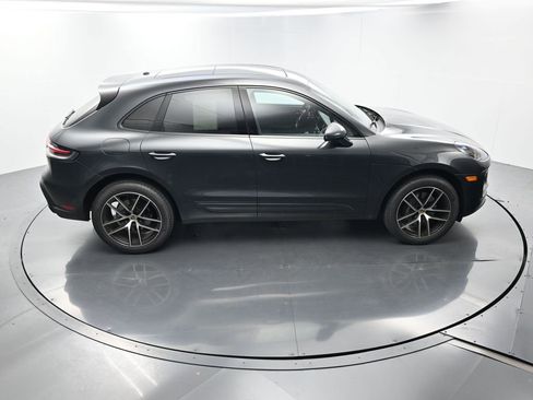 Certified 2023 Porsche Macan AWD/4WD image 38