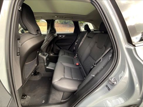 New 2026 Volvo XC60 T8 Plus w/ Climate Package PRO AWD/4WD image 12