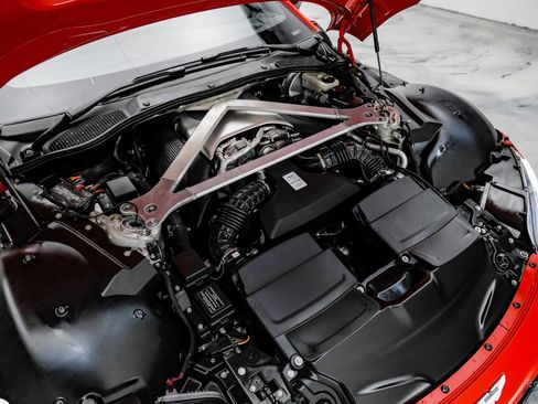 Used 2019 Aston Martin V8 Vantage Coupe image 95