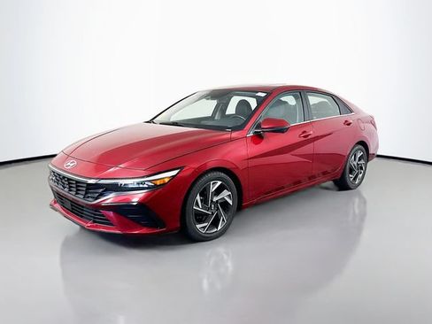 Used 2024 Hyundai Elantra Limited FWD image 2