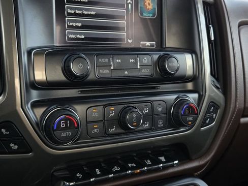 Used 2019 Chevrolet Silverado 2500 High Country w/ Duramax Plus Package AWD/4WD image 20