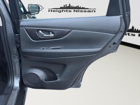 Used 2018 Nissan Rogue SV AWD/4WD image 28