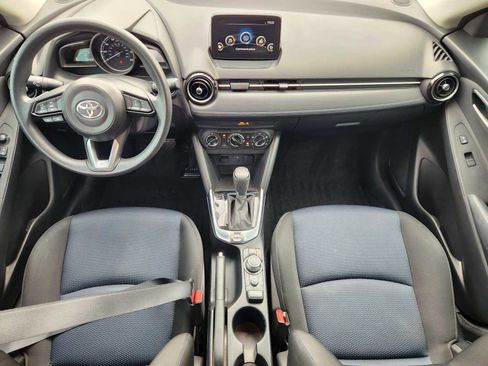 Used 2020 Toyota Yaris LE image 25