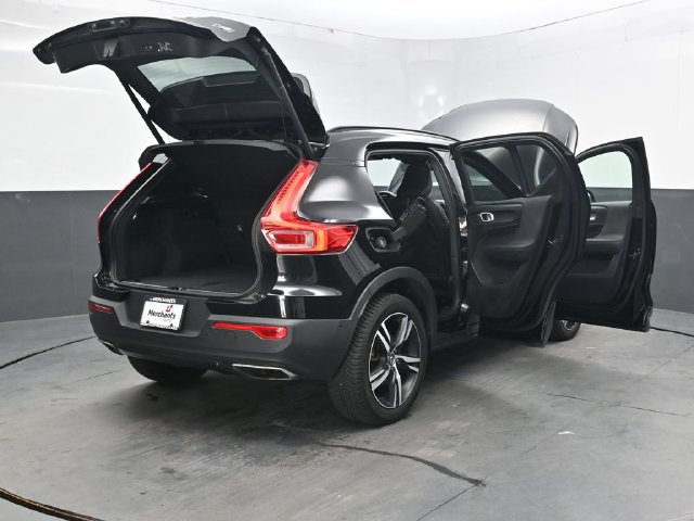 Used 2019 Volvo XC40 T5 R-Design AWD/4WD image 42