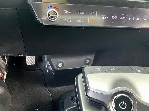 Used 2023 Kia EV6 Wind image 29