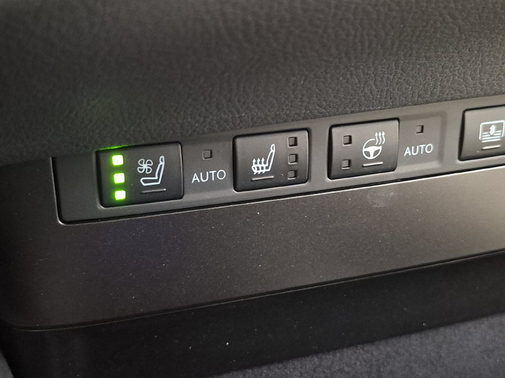 Used 2025 Lexus ES 350 Ultra Luxury w/ Accessory Package (Z1) FWD image 25