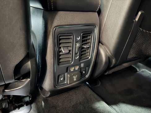 Used 2014 Jeep Grand Cherokee SRT8 w/ Luxury Group II AWD/4WD image 53