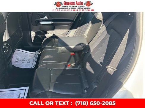 Used 2021 Mercedes-Benz GLB 250 4MATIC w/ Premium Package image 11