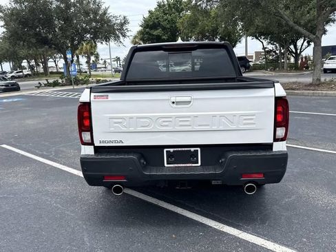Certified 2025 Honda Ridgeline Black Edition image 5
