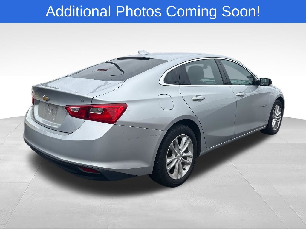 Used 2018 Chevrolet Malibu LT FWD image 3