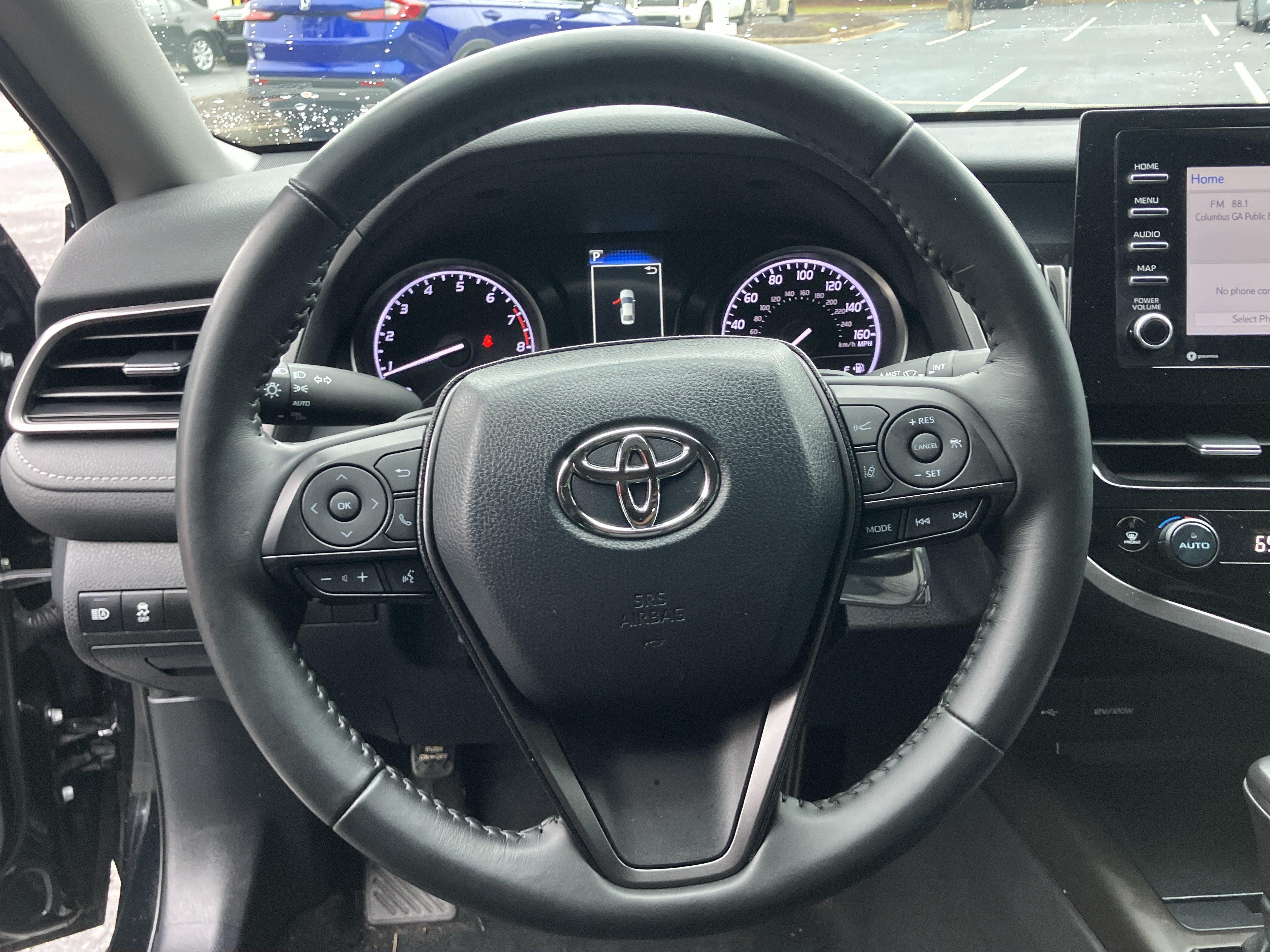 Used 2022 Toyota Camry SE FWD image 7