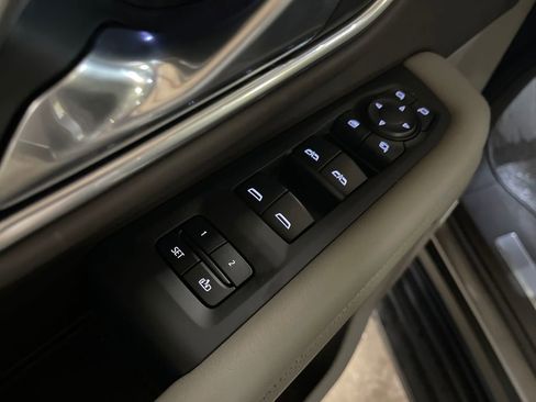 Certified 2021 GMC Yukon XL SLT w/ SLT Premium Package AWD/4WD image 16