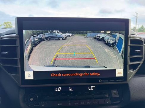 Used 2022 Toyota Tundra SR5 w/ SR5 Premium Package AWD/4WD image 30