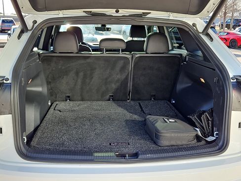 Certified 2022 Volkswagen Atlas Cross Sport SEL R-Line w/ Cross Sport MDO Package image 6