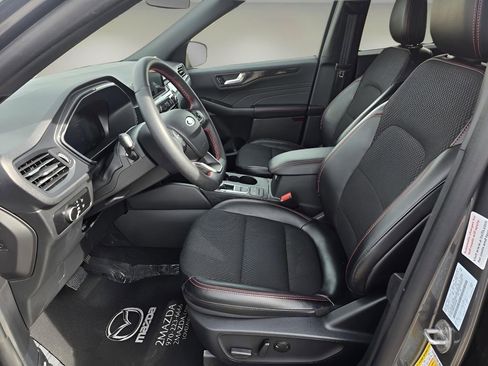 Used 2025 Ford Escape ST-Line image 12