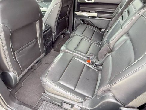 Used 2024 Ford Explorer XLT w/ Equipment Group 202A RWD image 28