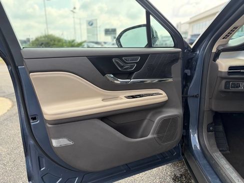 Used 2022 Lincoln Corsair AWD w/ Premium Package image 21