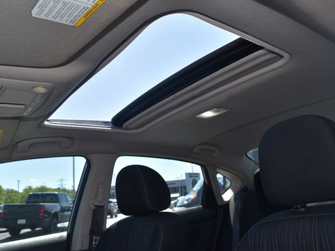 Used 2018 Nissan Sentra SV w/ Premium Package (P01) FWD image 15