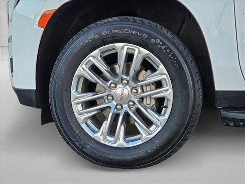 Used 2023 GMC Yukon SLT image 25