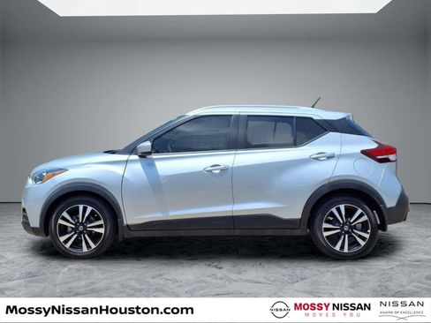 Used 2020 Nissan Kicks SV FWD image 5