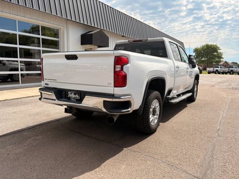 Used 2023 Chevrolet Silverado 2500 LT w/ Convenience Package AWD/4WD image 5