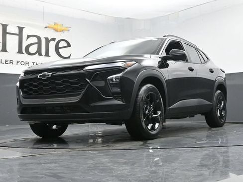 New 2026 Chevrolet Trax LT w/ Driver Confidence Package FWD image 4