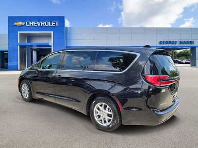 Used 2023 Chrysler Pacifica Touring-L